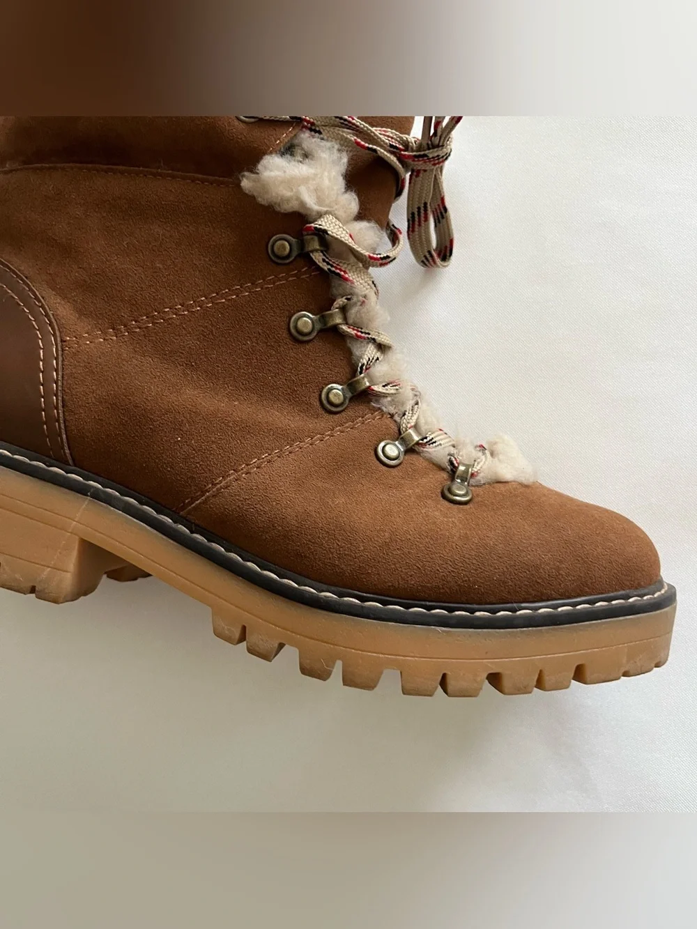 Time and Tru Cozy Lace Up Hiking Faux Shearling Trim Brown Suede Boots Size 8W